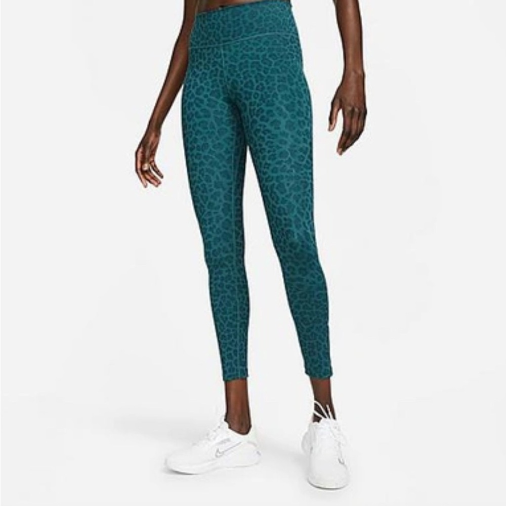 NIKE- DRI-FIT MID RISE Glitter leopard print leggings (medium) & sports bra- L